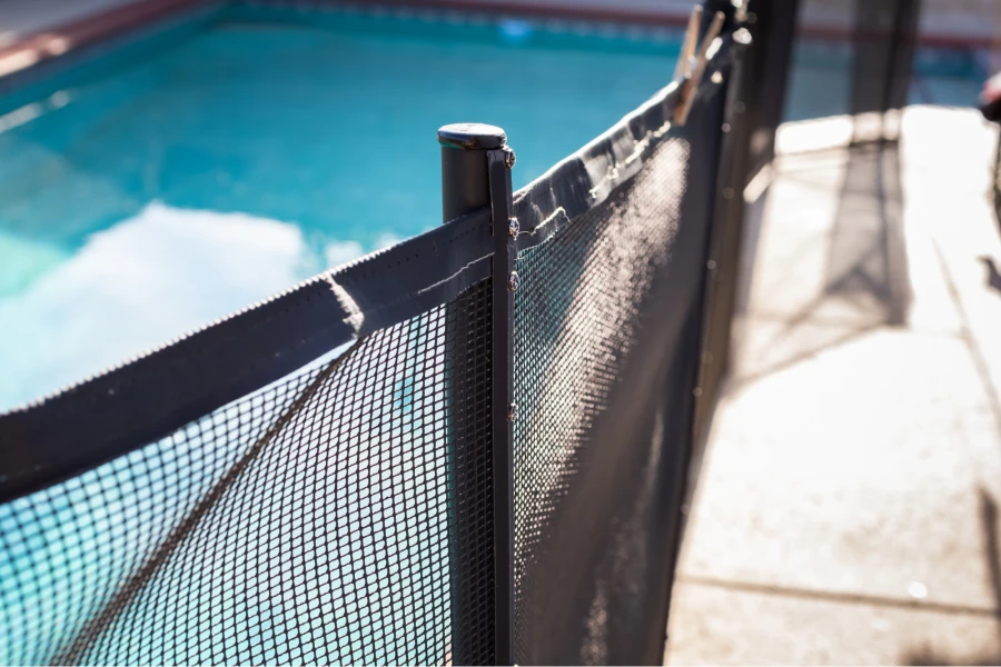 pool fence 1